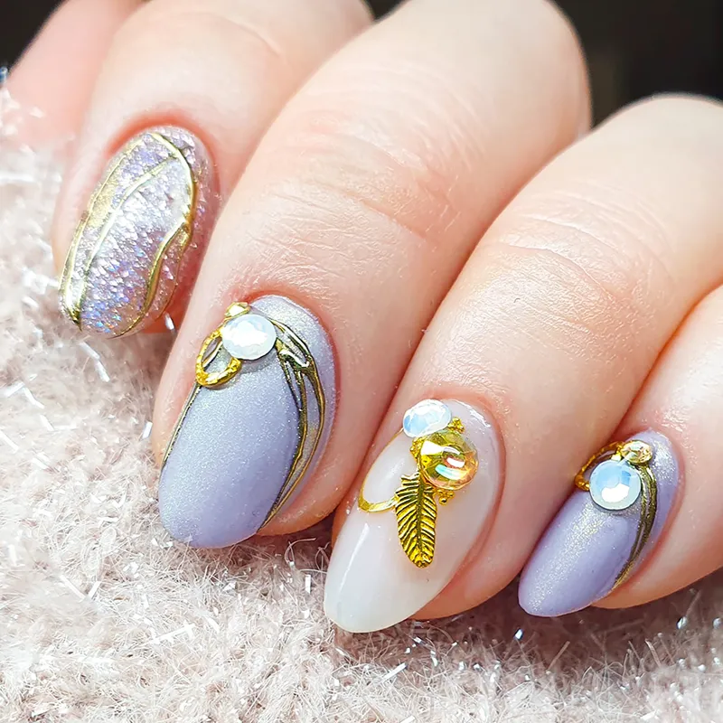 Gel color manicure